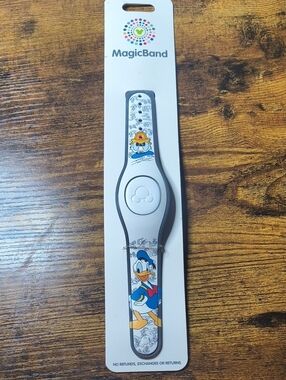 NWT Disney Magic Band Donald Duck - White & Blue One Size Fits Most